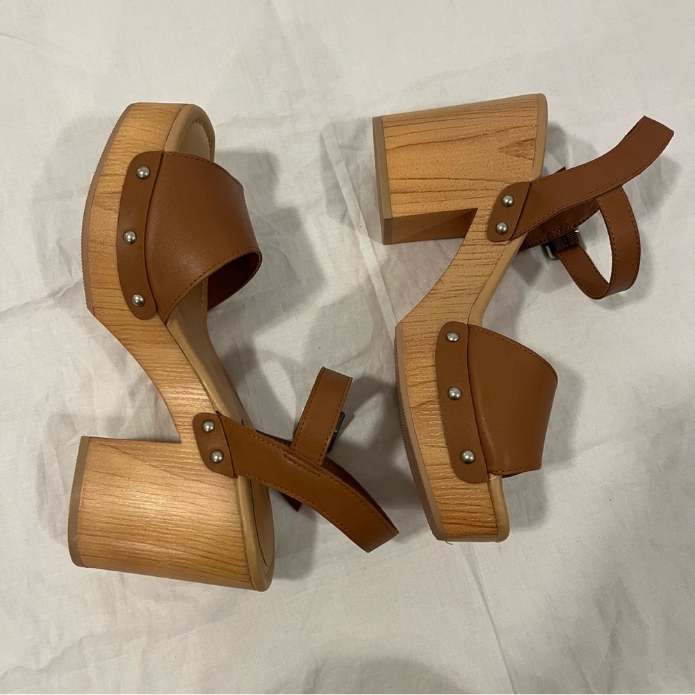 Clog platform heels | size 9.5